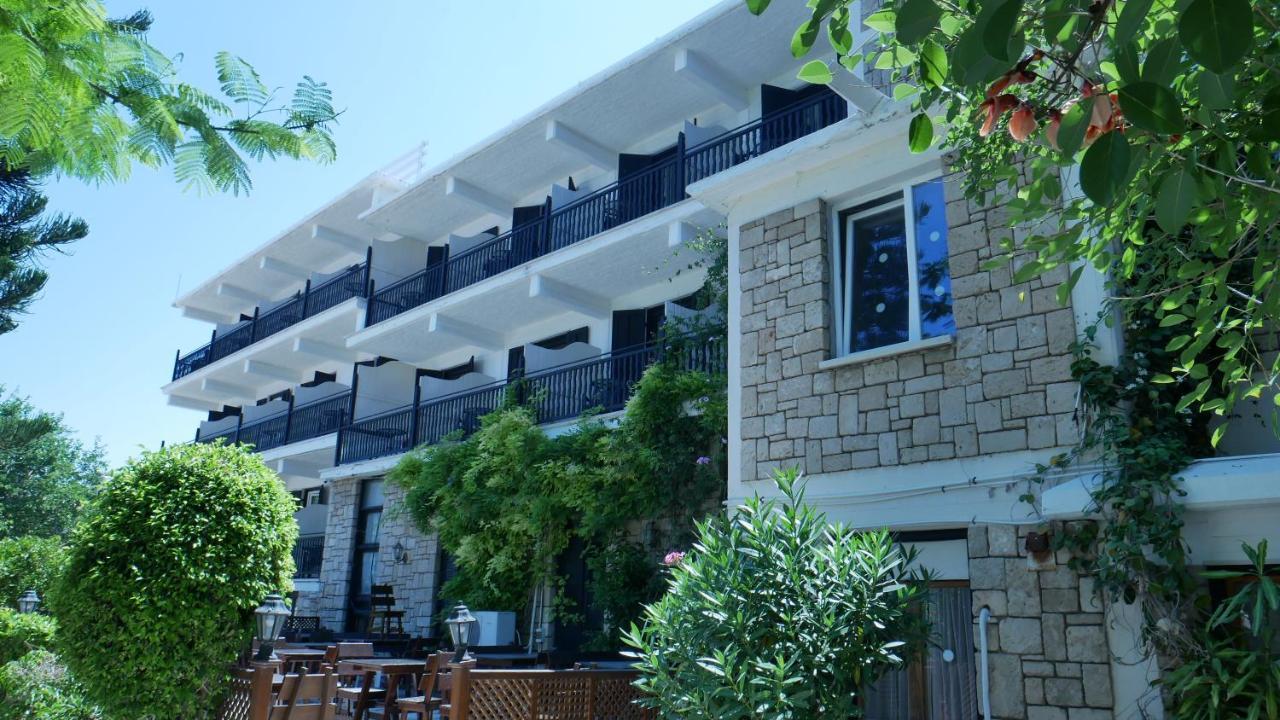Dionysos Central パ フォス エクステリア 写真