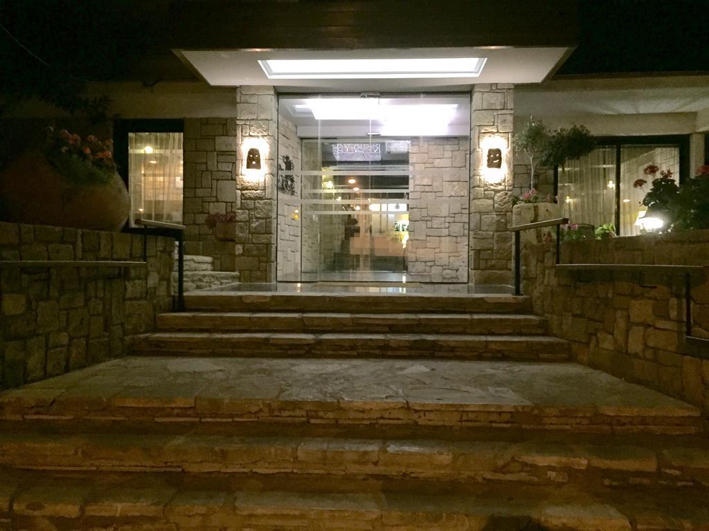 Dionysos Central パ フォス エクステリア 写真