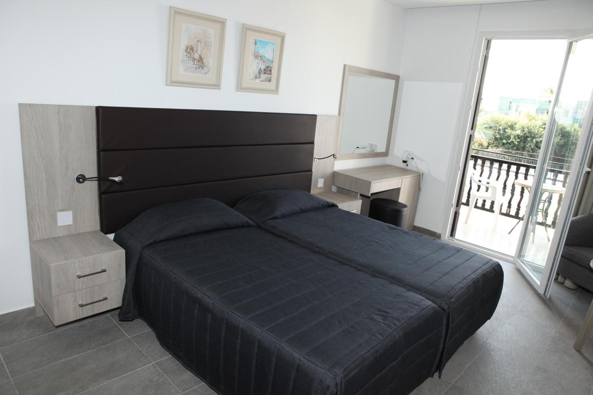 Dionysos Central パ フォス 部屋 写真